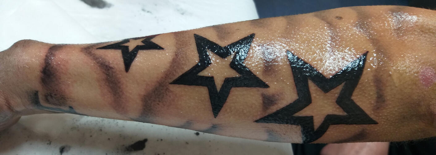 Татуировка Звезди | Eliz Tattoo Studio