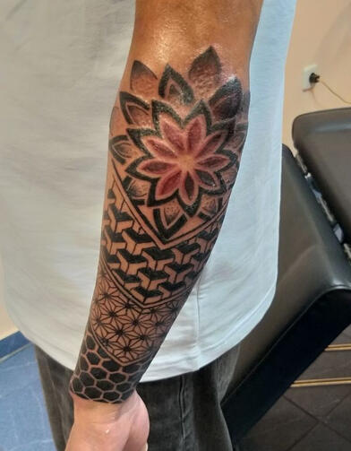Непалска графика Татуировка цветна непалска графика с лотос | Eliz Tattoo Studio