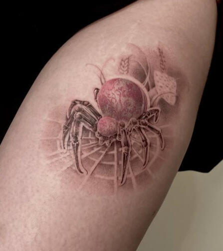 Паяк в градина татуировка реализъм паяк | Eliz Tattoo Studio